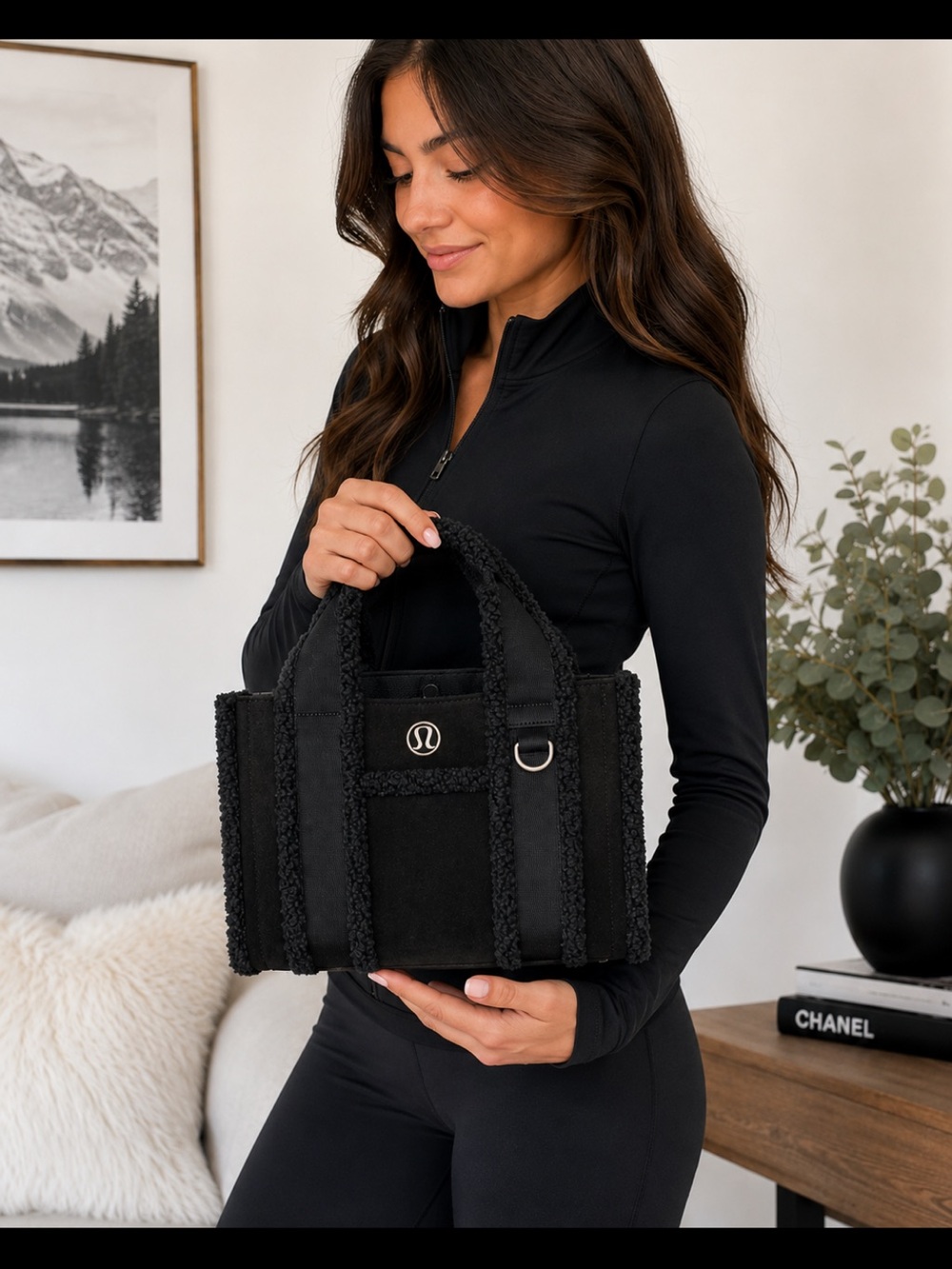 #720 NWT Lululemon Boxy Tote Mini Faux Shearling Trims Black 4.5L